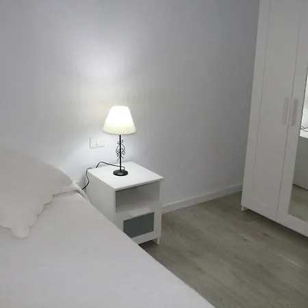 Apartamento Delimar 1 アパート ギア・デ・イソラ