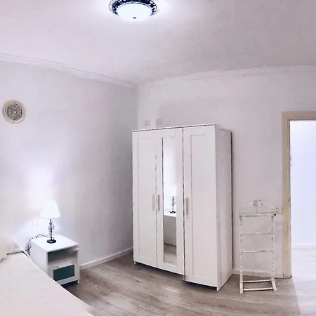 Apartamento Delimar 1 アパート ギア・デ・イソラ